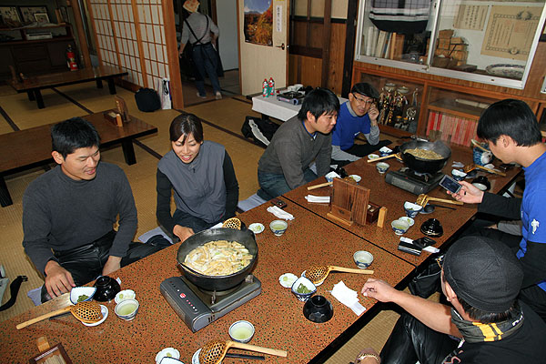 ふもと屋にてとうじ蕎麦を食べた
